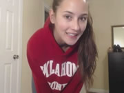 فتاة جامعية جميلة جدًا تجرد نفسها